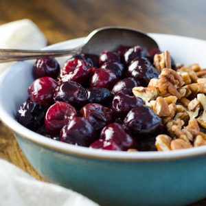 Quick-Chocolate-Cherry-Oatmeal_2_Switch2Fitness Feature Image